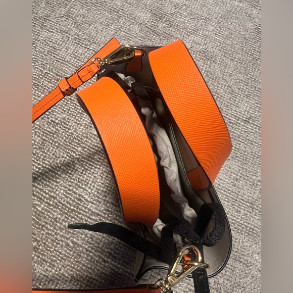 Marni Mini Museo Tote bag in green and orange. - Picture 7 of 16